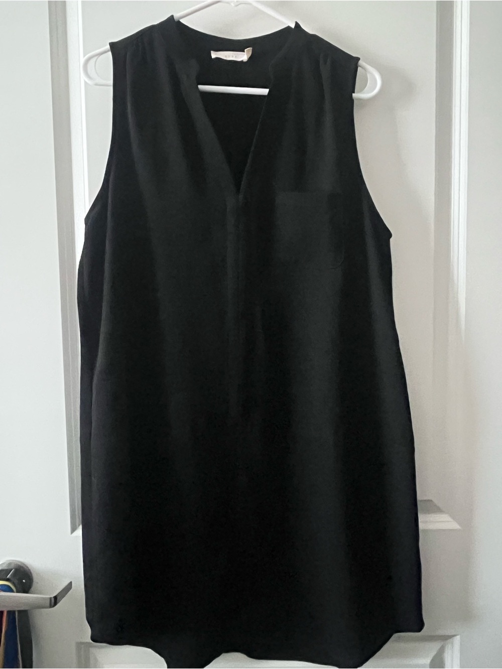 Lush Black Sleeveless V-Neck Shift Dress